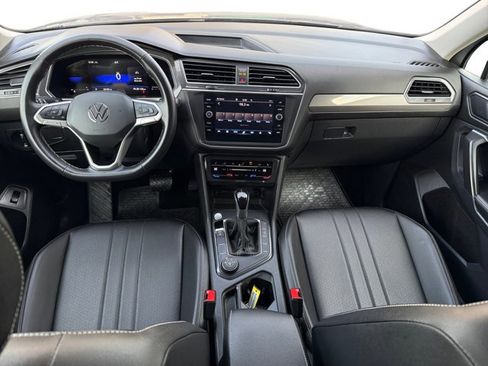 Used 2024 Volkswagen Tiguan SE image 13