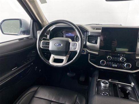 Used 2024 Ford Expedition XLT image 22