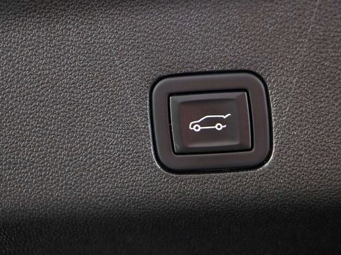 Used 2024 GMC Yukon SLT w/ SLT Premium Package AWD/4WD image 35