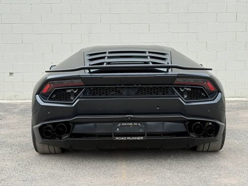 Used 2017 Lamborghini Huracan LP 580-2 RWD image 9
