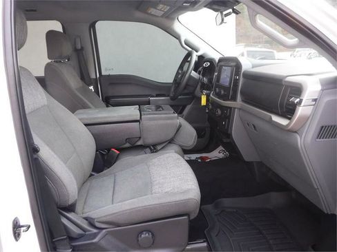 Used 2021 Ford F150 XLT image 4