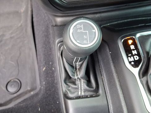 Used 2021 Jeep Gladiator Overland w/ Popular Equipment Package AWD/4WD image 17