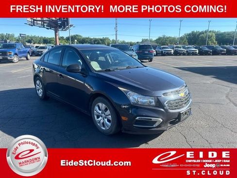 Used 2015 Chevrolet Cruze LS FWD image 1