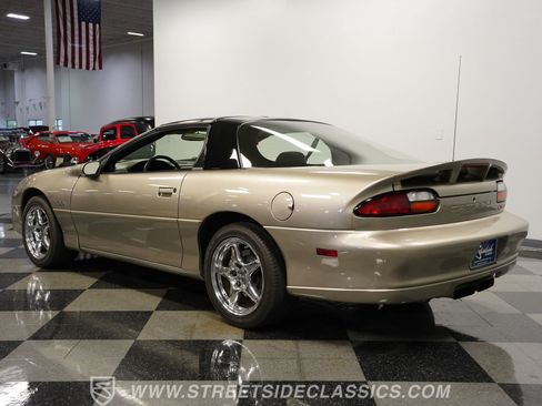 Used 2002 Chevrolet Camaro Z28 w/ SS Performance/Appearance Pkg RWD image 10