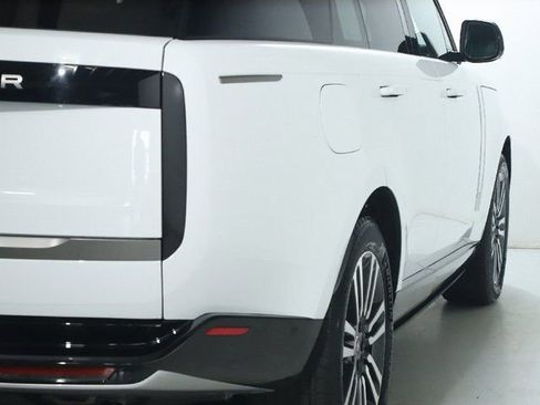 Used 2024 Land Rover Range Rover SE AWD/4WD image 8