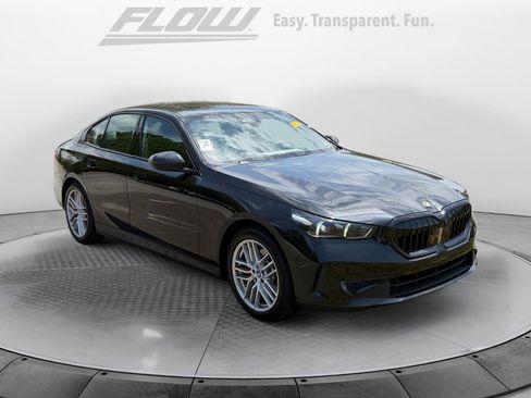 Used 2025 BMW 530i xDrive w/ Premium Package AWD/4WD image 1
