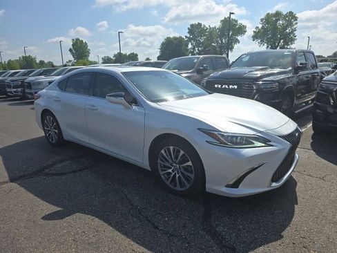 Used 2019 Lexus ES 350 w/ Premium Package FWD image 3