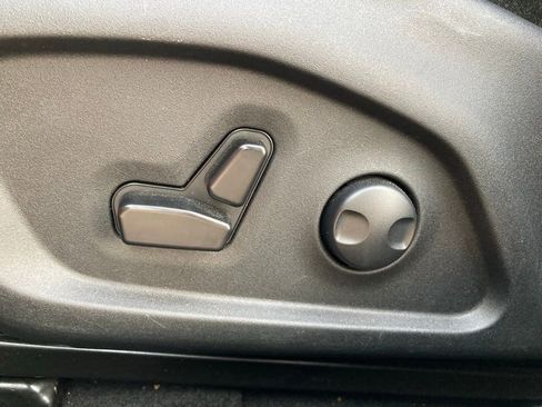 Used 2025 Jeep Compass Limited image 12