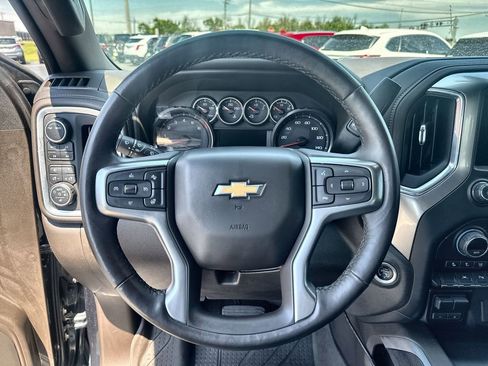 Used 2021 Chevrolet Silverado 1500 LTZ w/ LTZ Premium Package AWD/4WD image 11