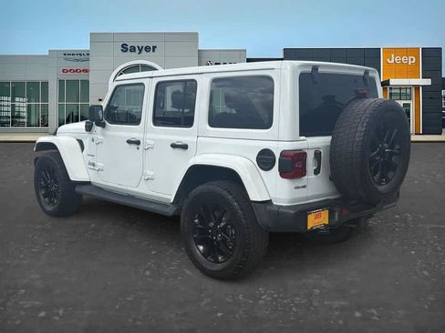 Used 2021 Jeep Wrangler Unlimited Sahara w/ Cold Weather Group AWD/4WD image 5
