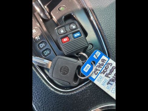 Used 2003 Ford Thunderbird image 14