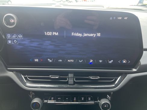 Used 2024 Chevrolet Equinox EV RS image 23