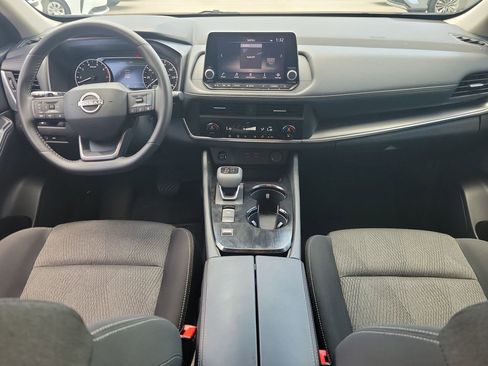 Used 2025 Nissan Rogue SV FWD image 12