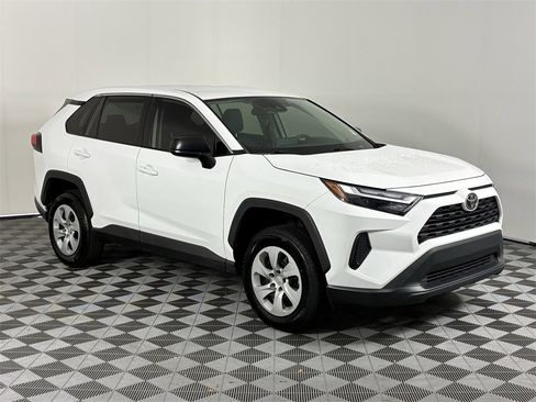 Used 2023 Toyota RAV4 LE image 9