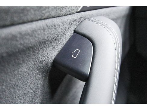 Used 2026 Tesla Model Y AWD image 17