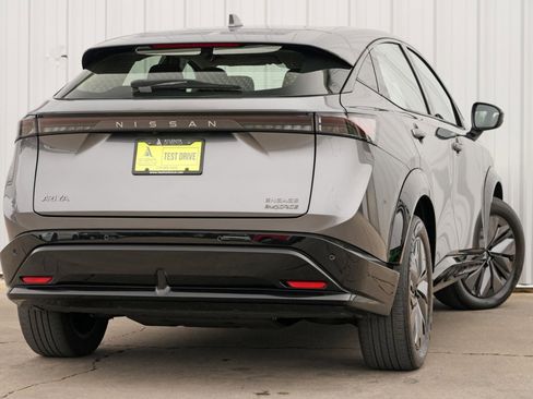 Used 2023 Nissan Ariya Engage image 4