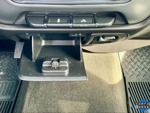 Used 2017 Chevrolet Silverado 1500 LT w/ Texas Edition image 34