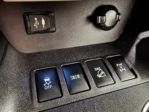 Used 2016 Toyota Highlander Limited image 39