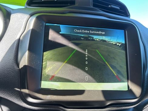 Used 2022 Jeep Renegade Latitude image 21