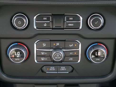 New 2024 Chevrolet Tahoe 4WD w/ Remote Keyless Entry Package image 21