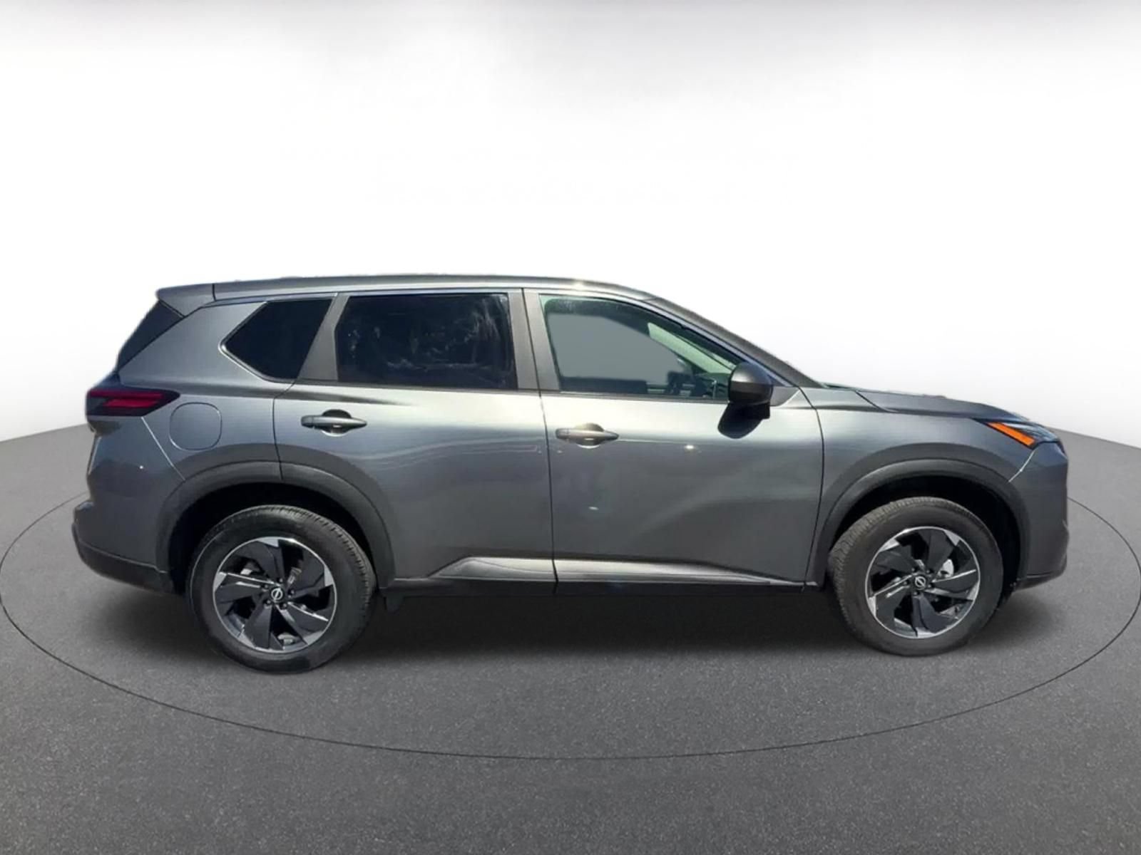 Used 2025 Nissan Rogue SV FWD image 15