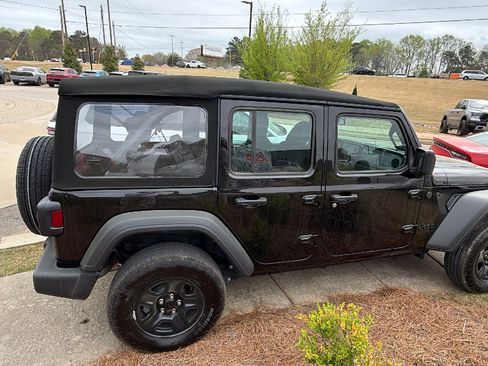 Used 2024 Jeep Wrangler Sport image 7
