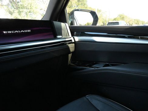 Certified 2025 Cadillac Escalade Sport w/ LPO, Floor Liner Package image 8