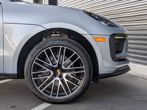 New 2026 Porsche Macan image 12