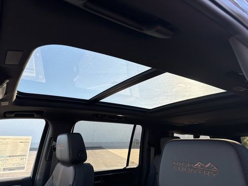 New 2026 Chevrolet Suburban High Country image 22