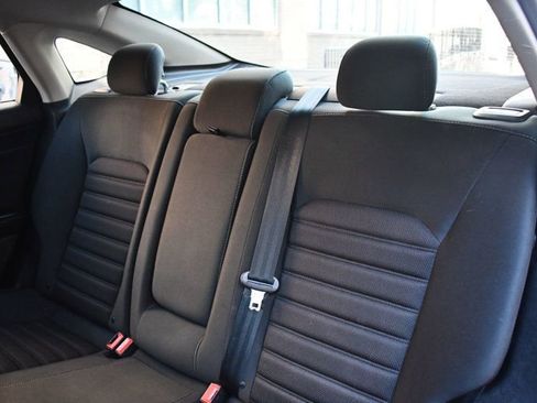 Used 2019 Ford Fusion SE image 34