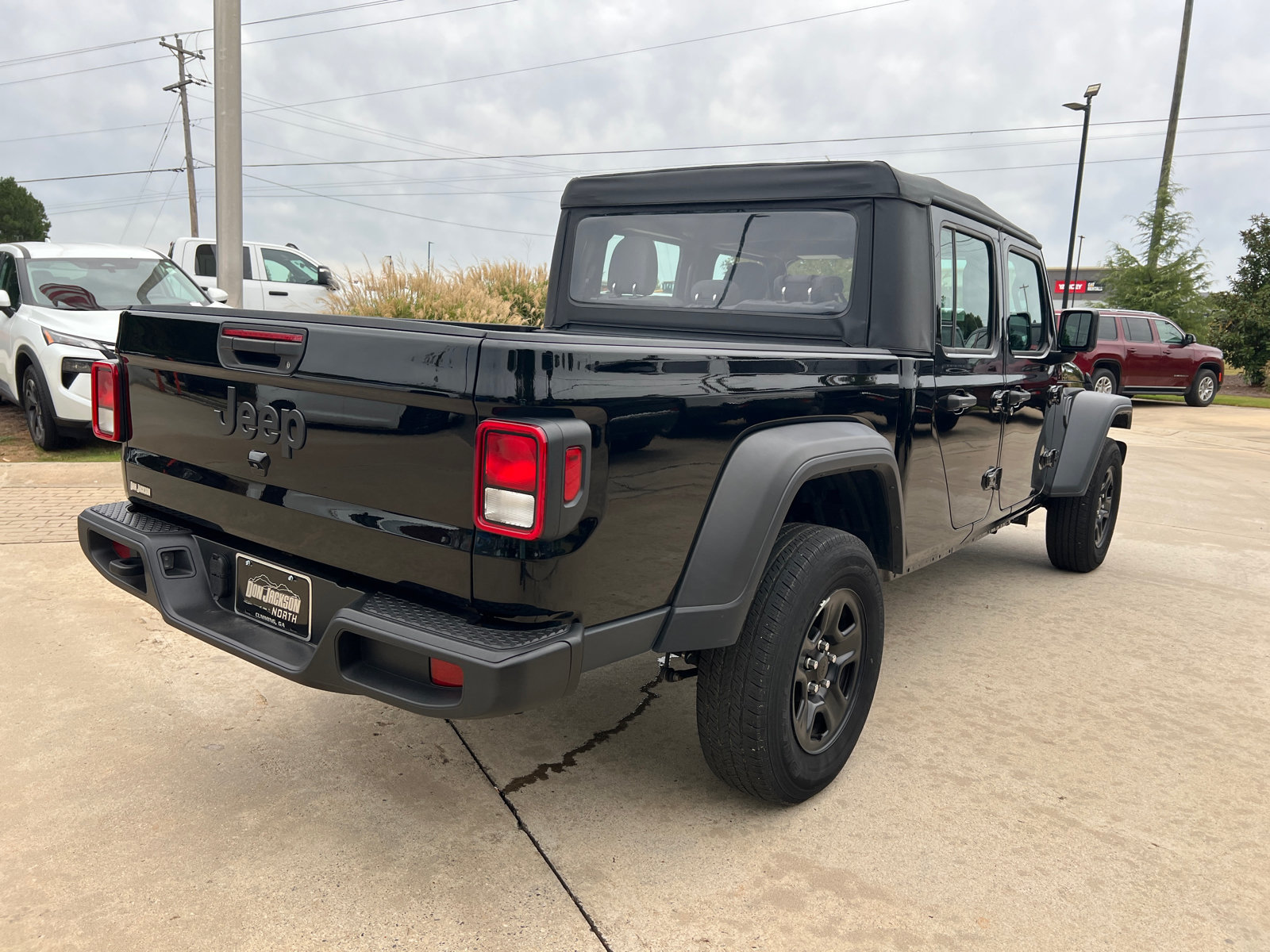 Used 2025 Jeep Gladiator Sport AWD/4WD image 8
