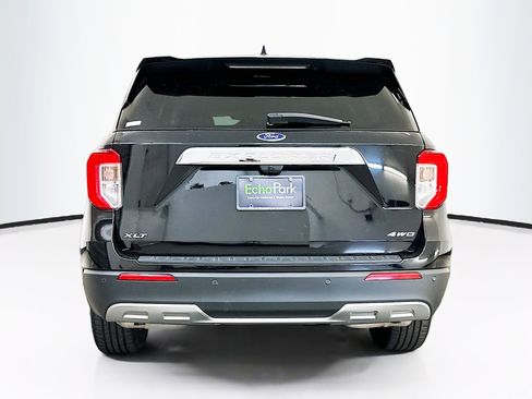 Used 2022 Ford Explorer XLT w/ Equipment Group 202A image 7