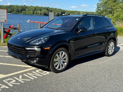 Used 2016 Porsche Cayenne S AWD/4WD image 12