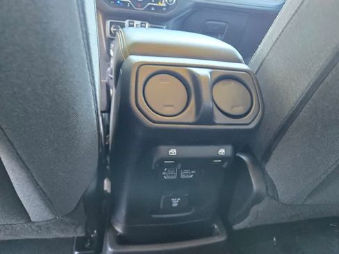 Used 2024 Jeep Wrangler Unlimited Sahara AWD/4WD image 13