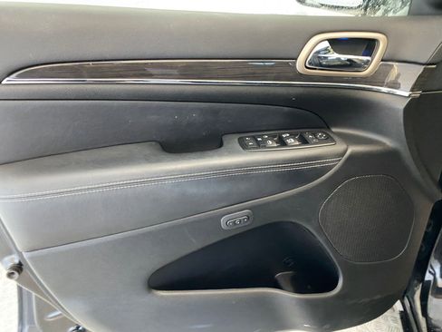 Used 2015 Jeep Grand Cherokee Overland w/ Advanced Technology Group image 12