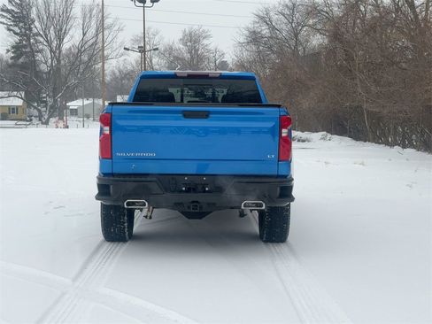 Used 2025 Chevrolet Silverado 1500 LT Trail Boss w/ Convenience Package II image 4
