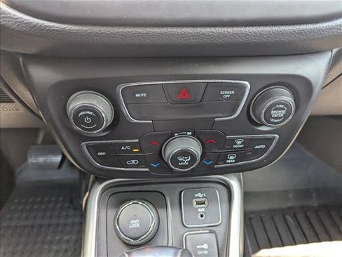 Used 2020 Jeep Compass Latitude w/ Popular Equipment Group AWD/4WD image 19