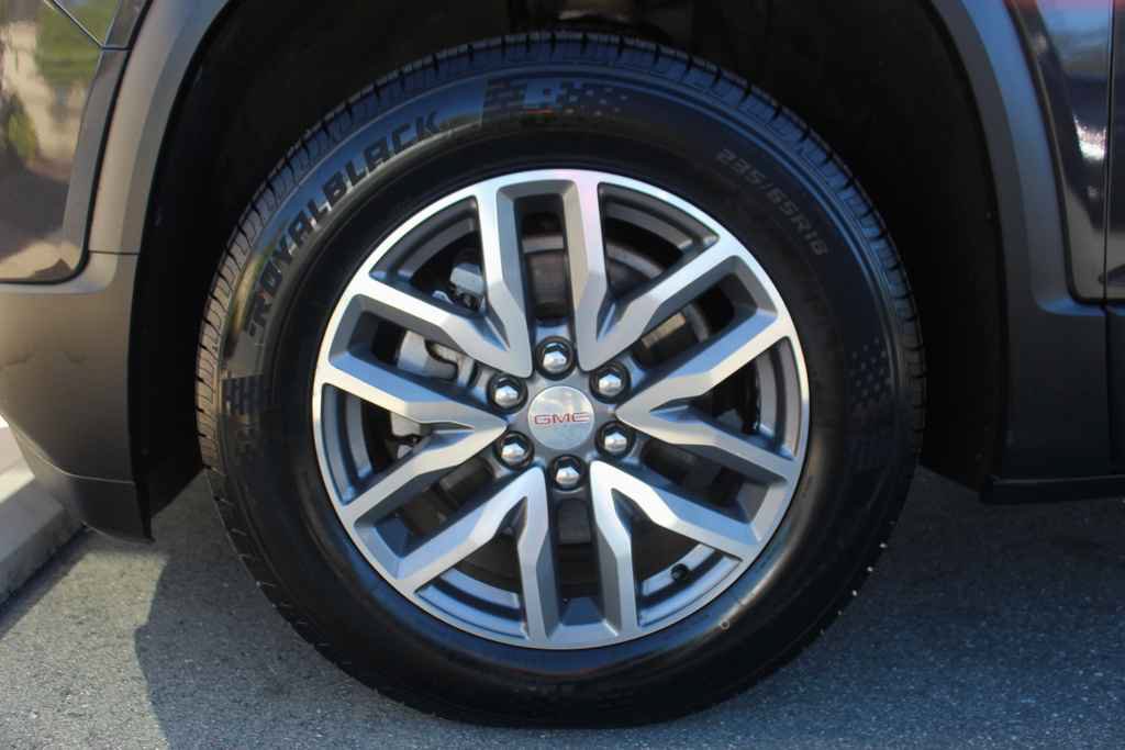 Used 2017 GMC Acadia SLE w/ Driver Alert Package I AWD/4WD image 32