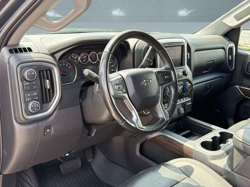 Used 2021 Chevrolet Silverado 1500 LT Trail Boss w/ Convenience Package II image 4