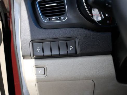 Used 2017 Kia Sedona LX w/ LX Essentials Premium Package image 47