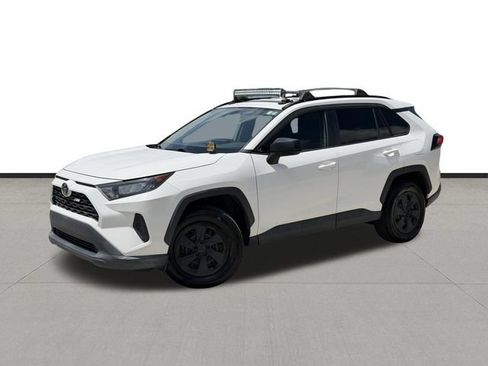 Used 2021 Toyota RAV4 LE FWD image 1