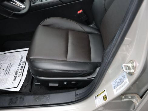 Used 2023 MAZDA MAZDA3 Hatchback w/ Appearance Package image 36