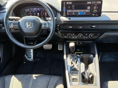 Used 2025 Honda Accord Sport image 26