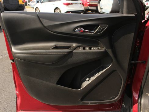 Used 2021 Chevrolet Equinox Premier FWD image 13