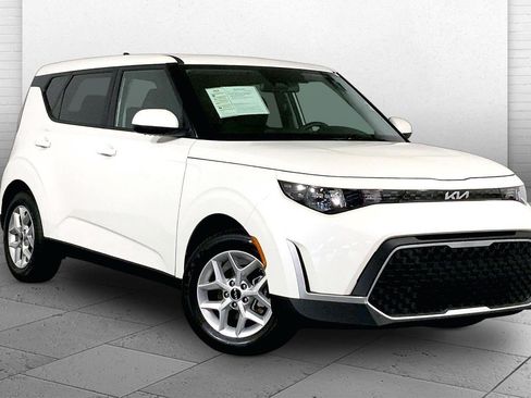 Certified 2025 Kia Soul LX w/ LX Technology Package FWD image 1