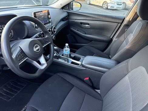 Used 2024 Nissan Sentra SV FWD image 9