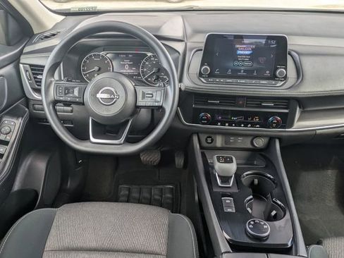 Used 2024 Nissan Rogue SV image 31