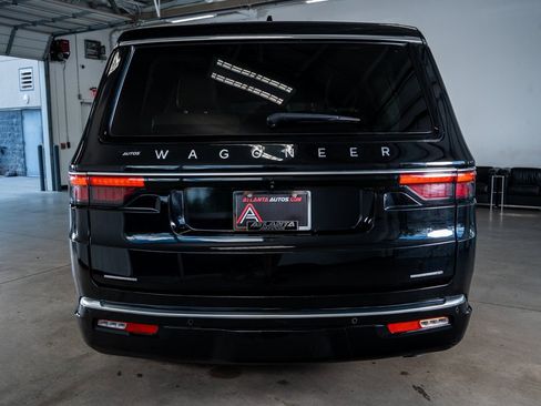 Used 2023 Jeep Wagoneer Series III w/ Preferred Equipment Group image 7
