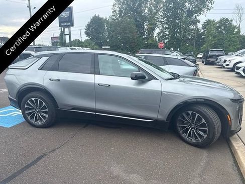 Used 2025 Cadillac Lyriq Sport AWD/4WD image 3