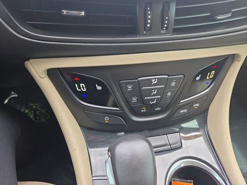 Used 2017 Buick Envision Premium AWD/4WD image 23